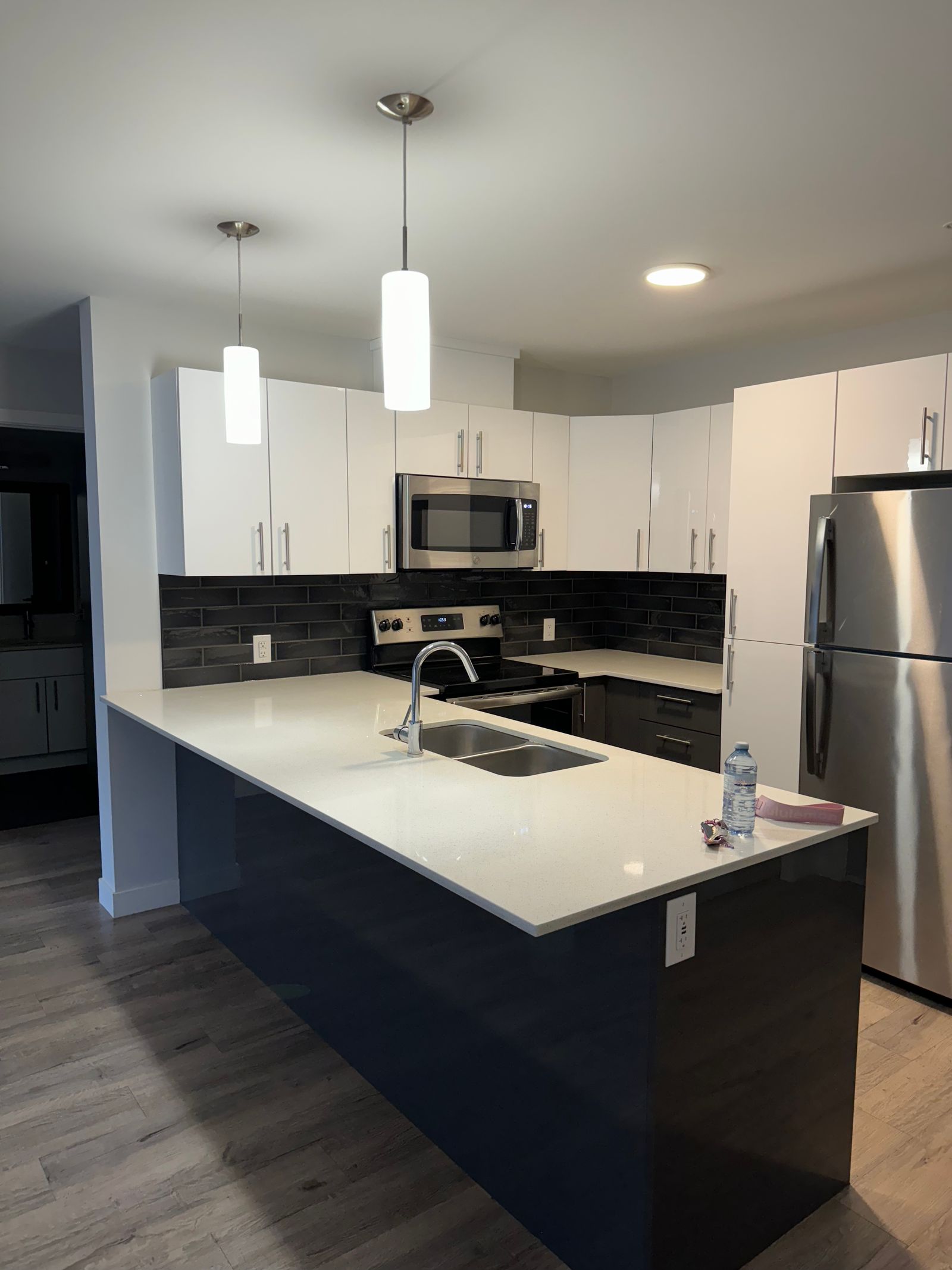 Quartz kitchen, reference photo